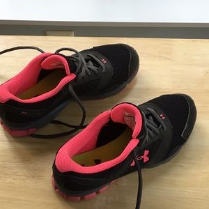 Under Armor size 8 pink and black athletic shoes.
